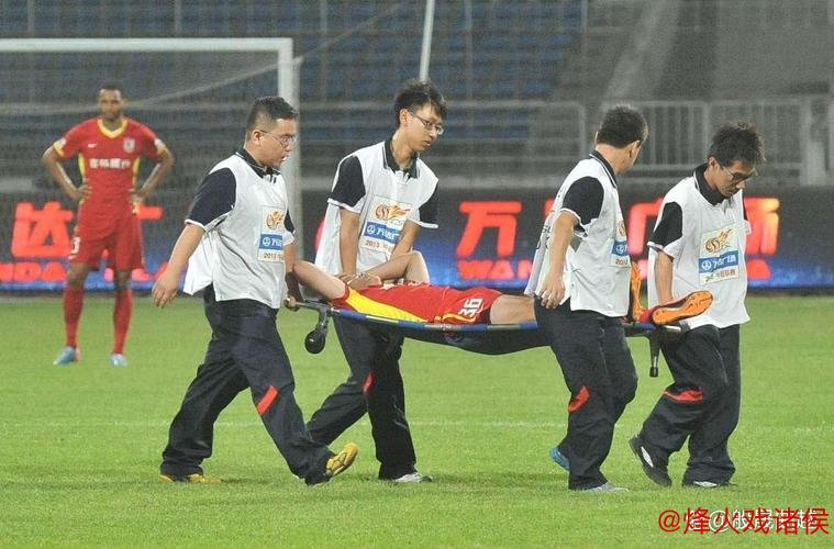 大连英博客场不胜魔咒难破 两球领先被争议点球扳平 大连英博客场不胜魔咒难破 两球领先被争议点球扳平