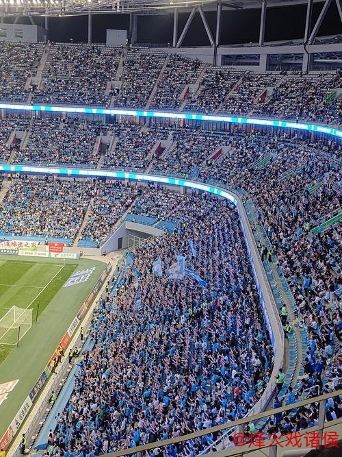 大连英博残阵展现城市风采 梭鱼湾刷新足协杯上座历史